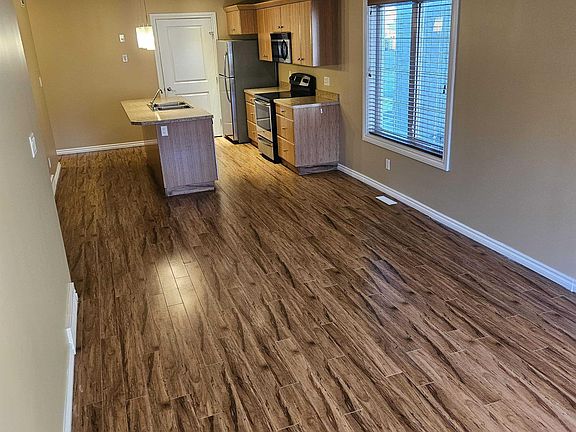 5th image of 2160 McIntyre St #4