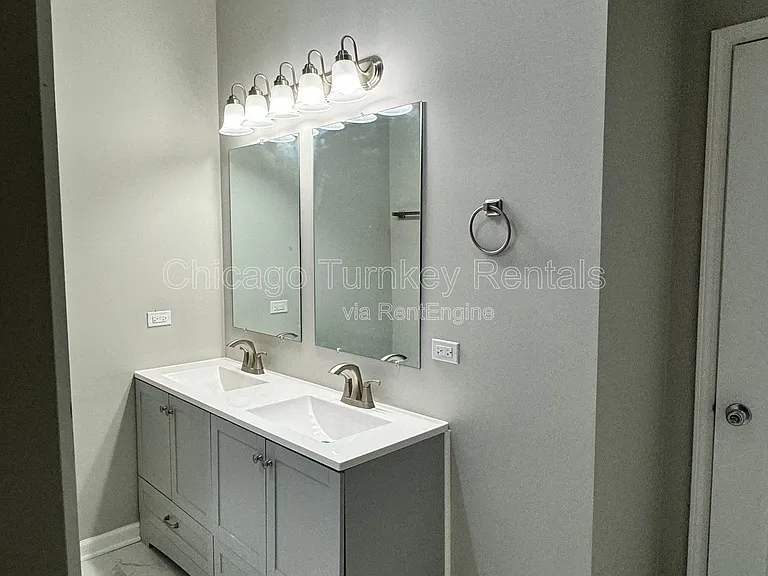 2361 S Whipple St #1F — Photo 10