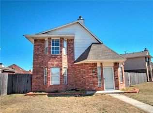 1427 SW 23rd St, Moore, OK 73170