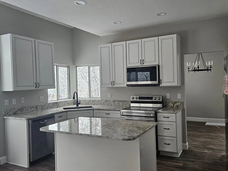 16055 Sequoia Dr — Photo 1