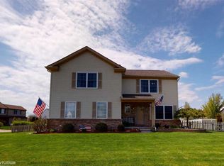 52111 Covington Ln, New Baltimore, MI 48047