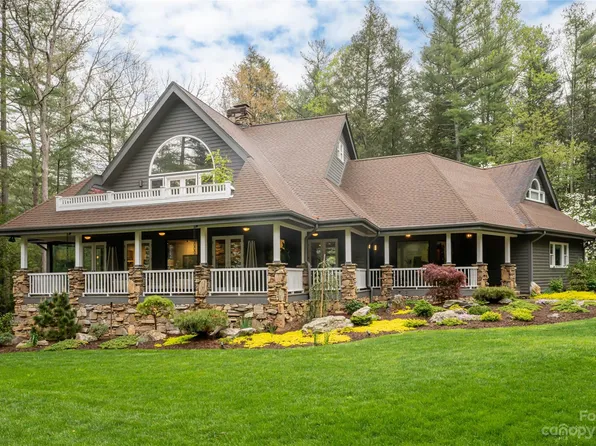 9 Cedar Chine Dr, Asheville, NC 28803
