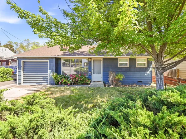 876 W Stewart Ave, Medford, OR 97501