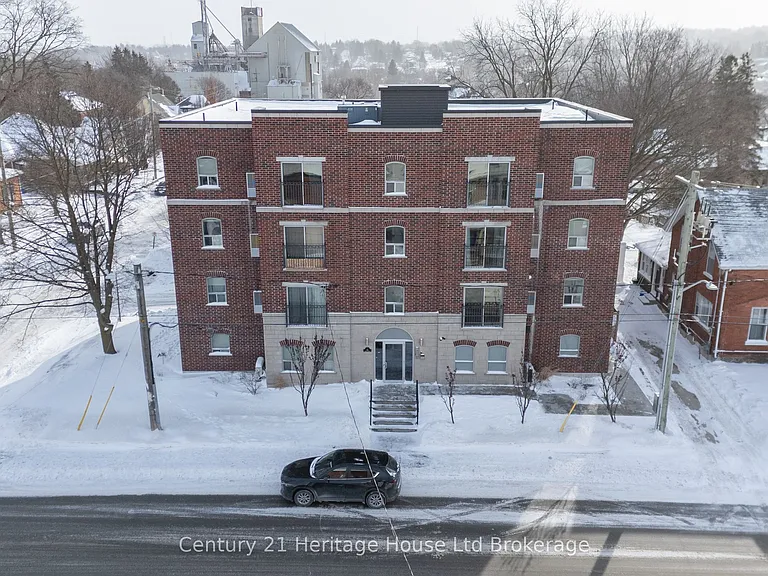 34 Brock St #303 — Photo 1