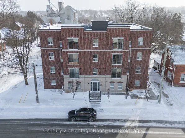 34 Brock St, Woodstock, ON
