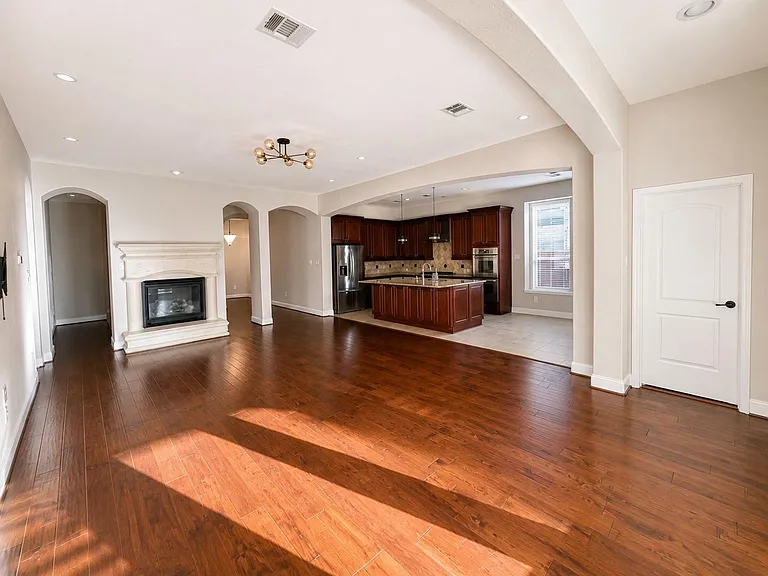 127 Lindenberry Cir — Photo 5