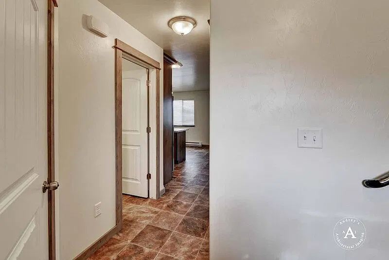 3 bed, 2.0 bath, 1350 sqft, $1,950 — Photo 3