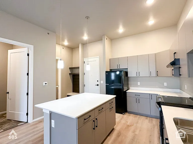 University Hills Village — Photo 153