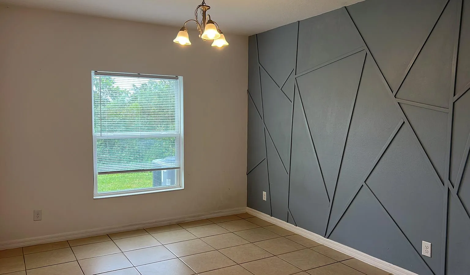 4 bed, 2014 sqft, $2,100 — Photo 4