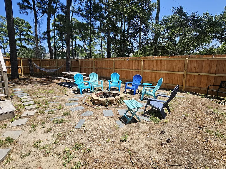 701 Teakwood Ln — Photo 7