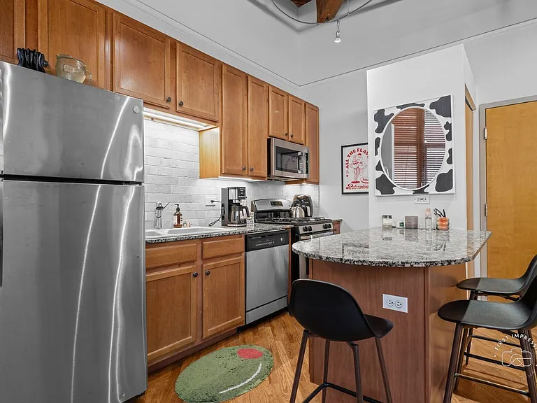 1500 W Monroe St #409 — Photo 5