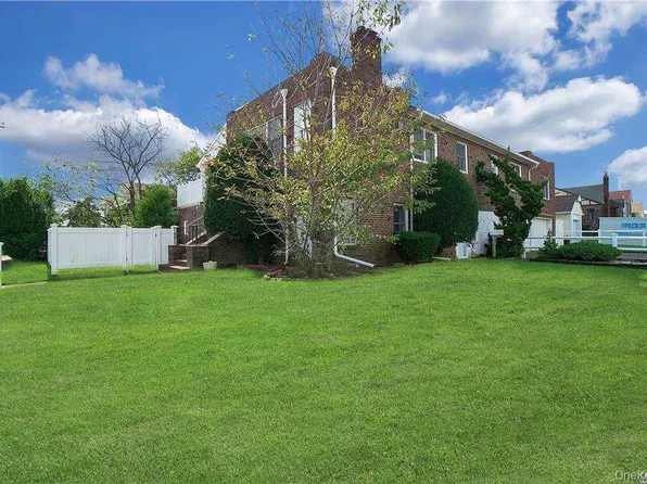 215 Roosevelt Boulevard, Long Beach, NY 11561