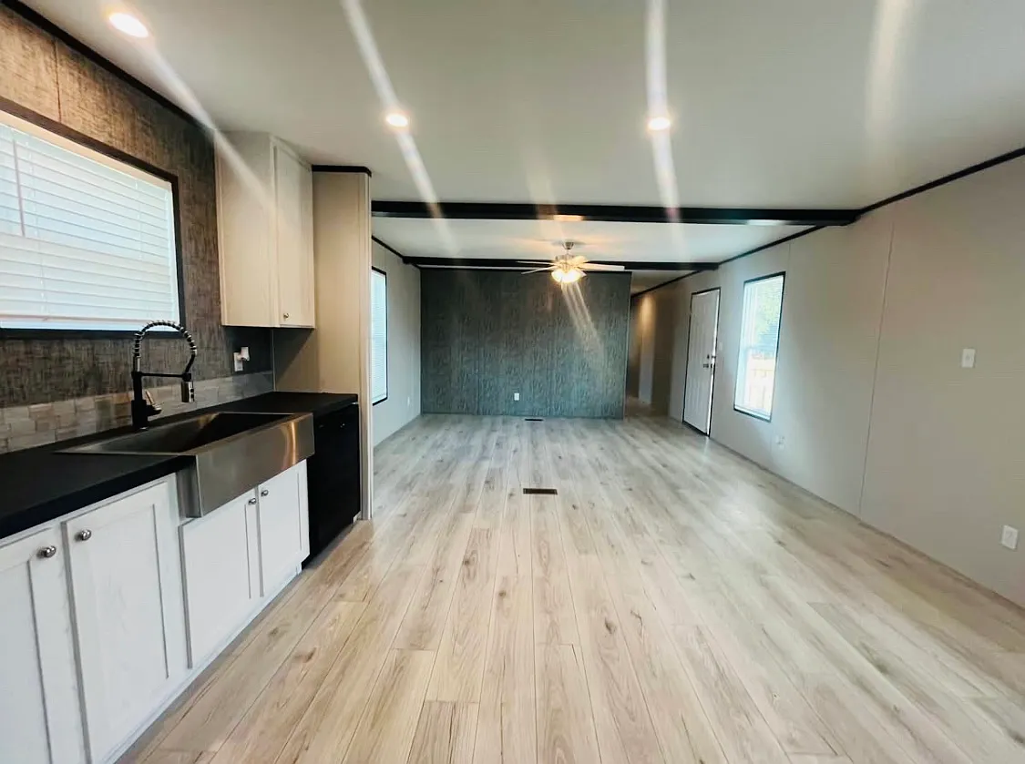 3 bed, 1216 sqft, $1,155 — Photo 3