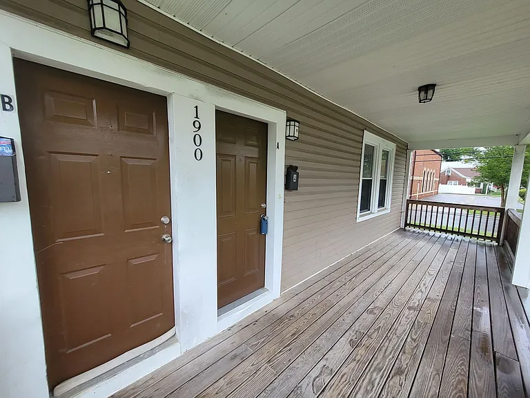 1900 Lansing Ave #B — Photo 4