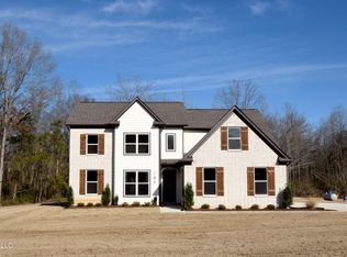 185 Centerline Roper Loop, Byhalia, MS 38611