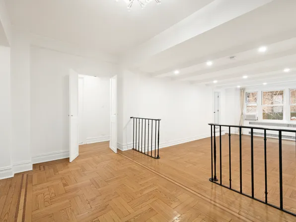 152 East 94th Street image 2 of 17