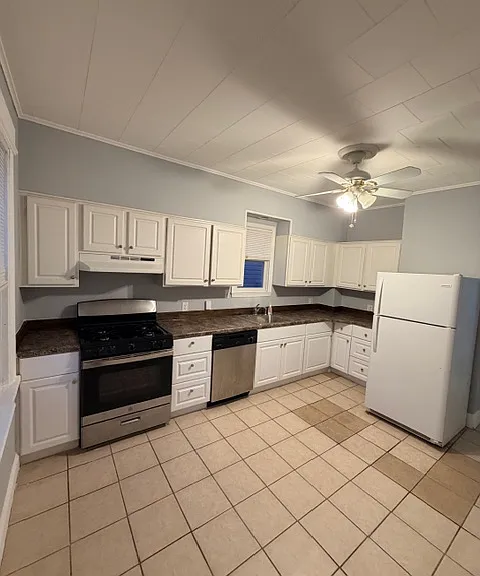 546 Elm St #2 — Photo 1