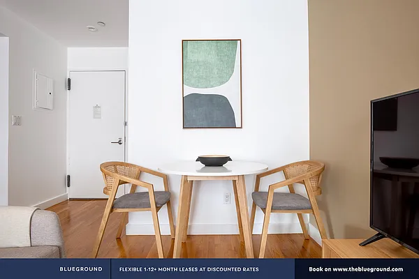 Rented by The Blueground | media 111