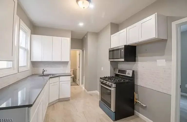 127 Brookwood St #1 — Photo 1