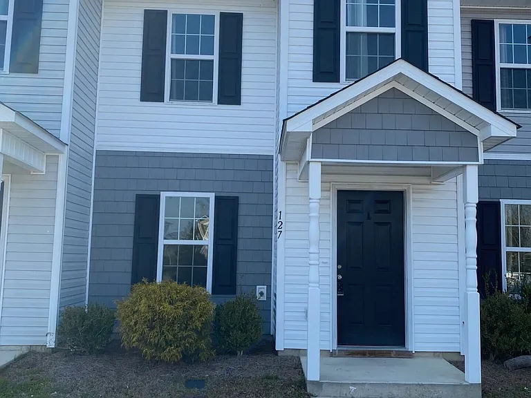 127 W Murrow Ln — Photo 1