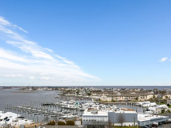 1 Channel Dr, Monmouth Beach, NJ 07750