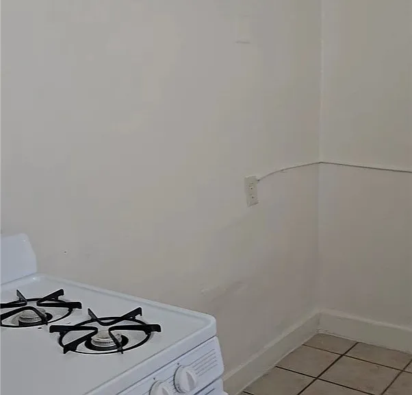 551 W 10th St #10 — Photo 9