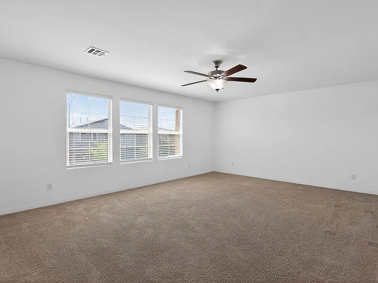 5841 Delaney Falls St — Photo 12