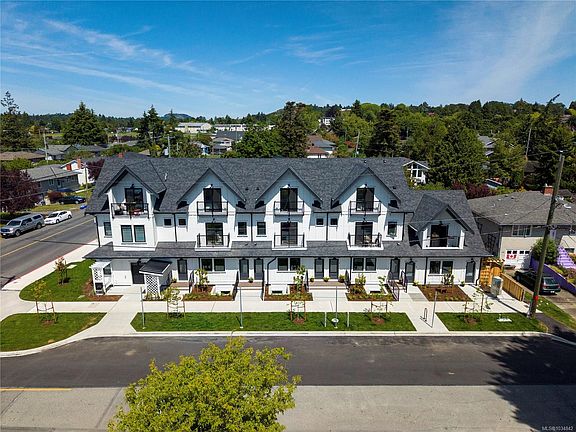 3rd image of 1830 Allenby St #8