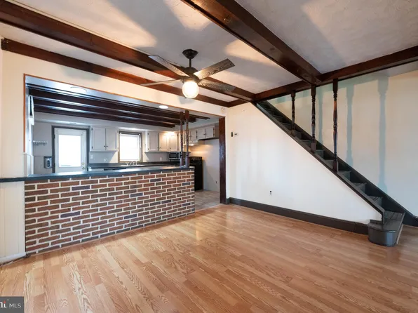 204 N 2nd St, Darby, PA 19023