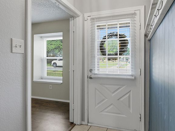 4th image of 5665 Whitley Rd