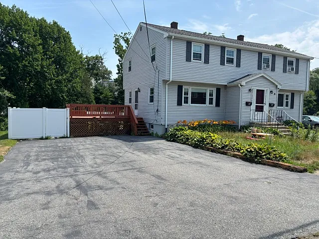3 bed, 1100 sqft, $3,200 — Photo 1