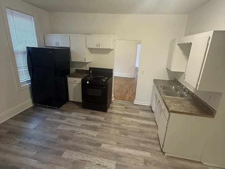 973 Payne Ave — Photo 1