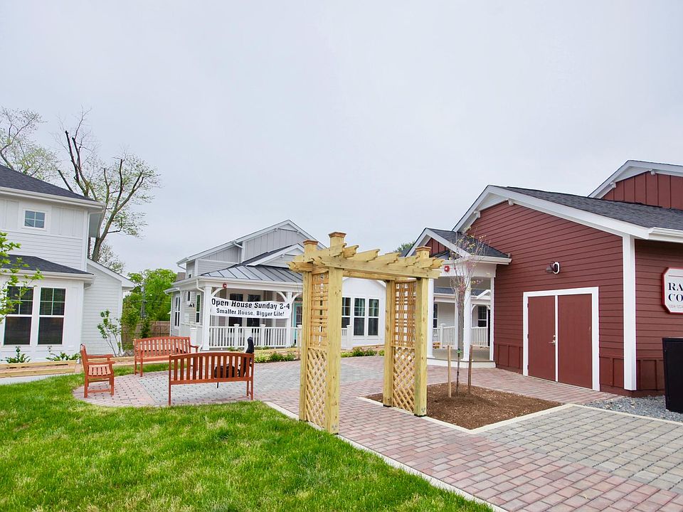 Railroad Cottages Entrance
