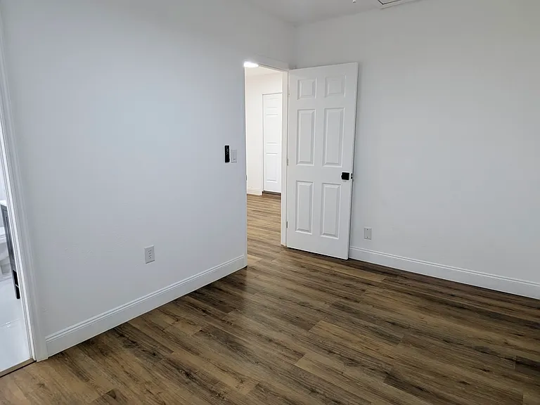 870 Francis St #1 — Photo 6