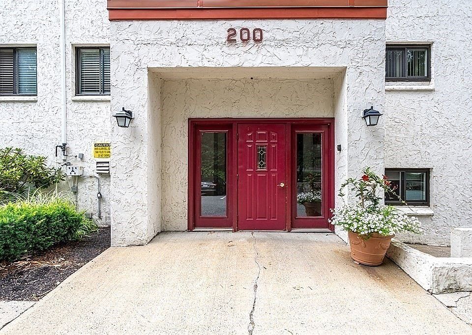 1st image of 200 Fellsview Ter APT 205B