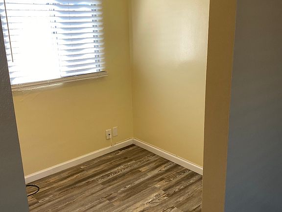 3rd image of 1244 Oliver Ave APT 2