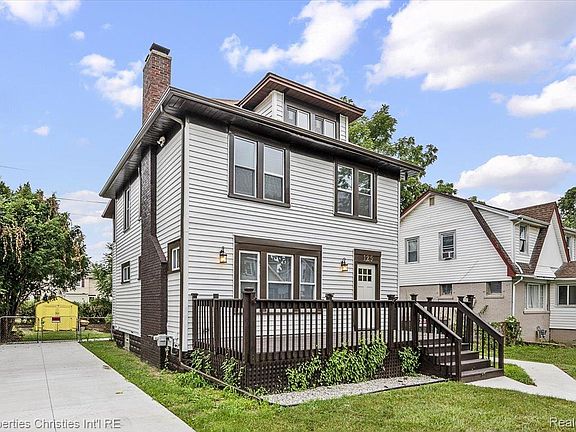 3rd image of 125 Alice Ave