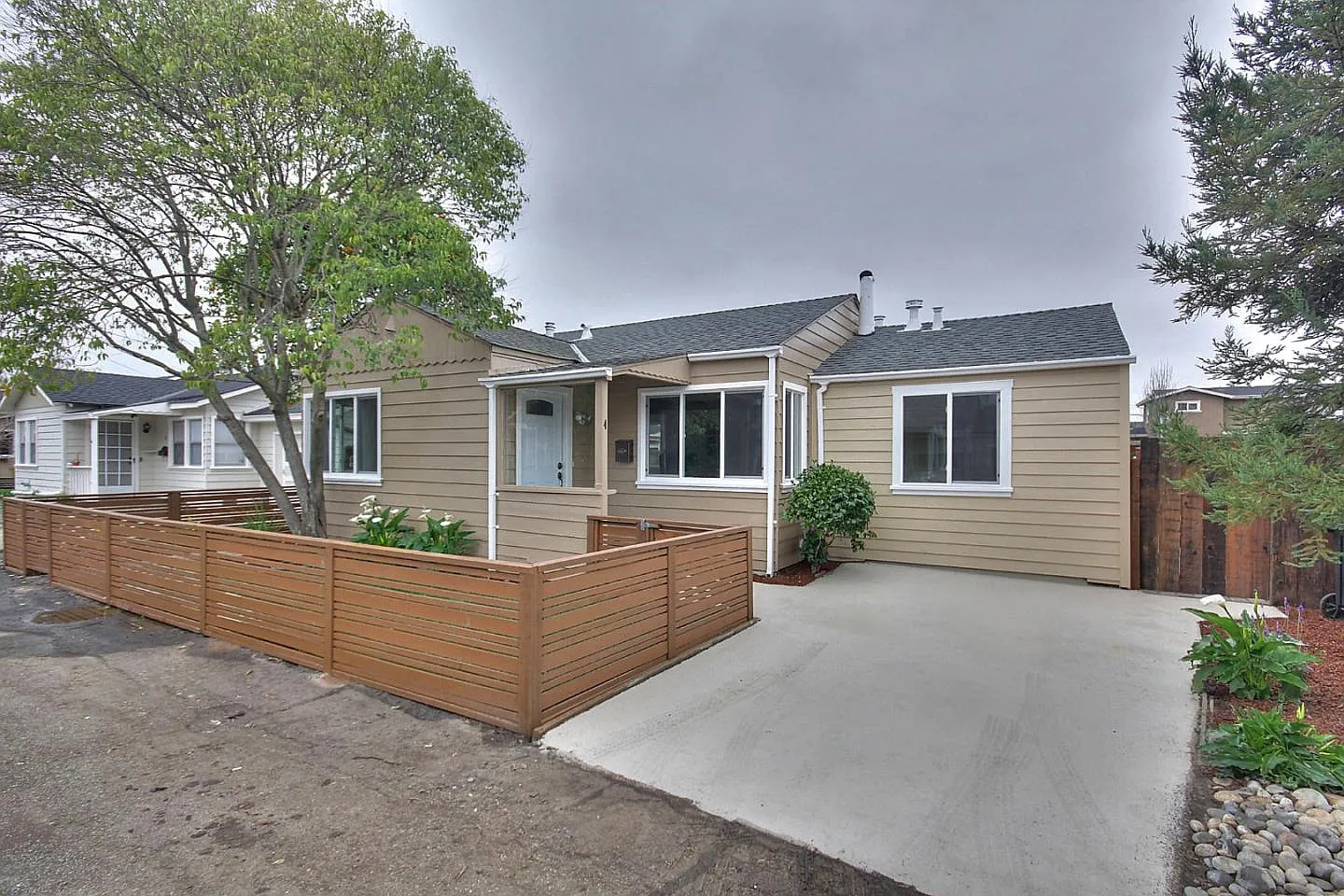 4 Clinton Ct photo 1