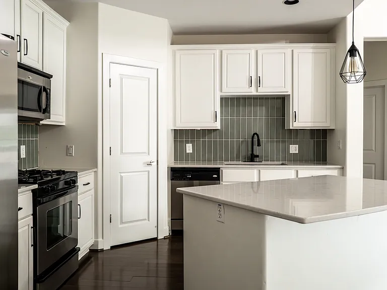 945 E Playa Del Norte Dr #2010 — Photo 11