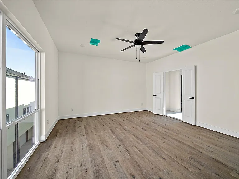 2722 Nagle St — Photo 29