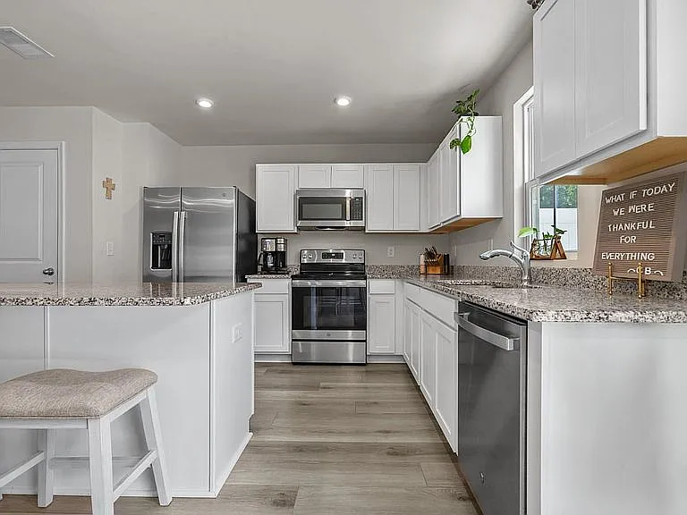 142 Villa Grande St #C — Photo 23
