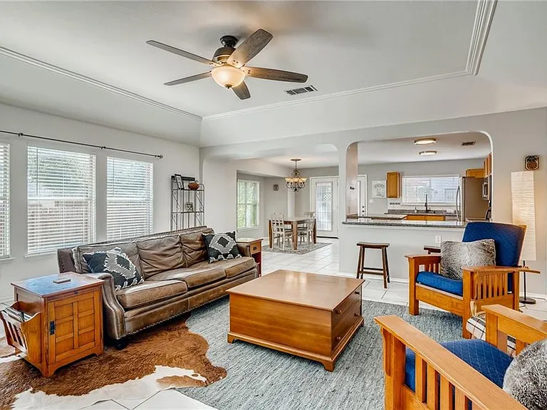 1020 Skylark Hill Ln — Photo 7