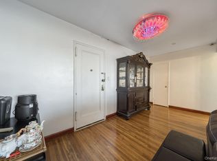 143-50 Hoover Avenue #306, Briarwood, NY 11435