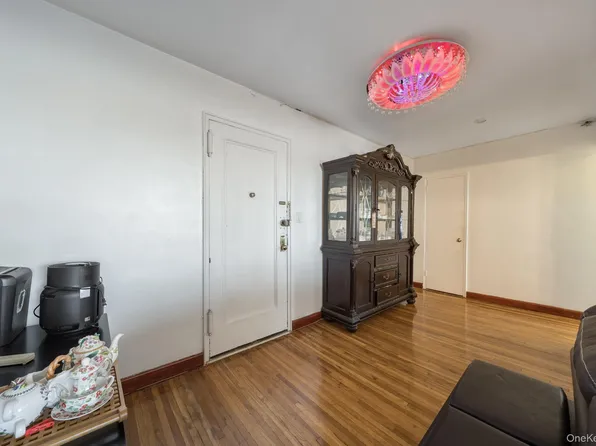 143-50 Hoover Avenue #306, Briarwood, NY 11435