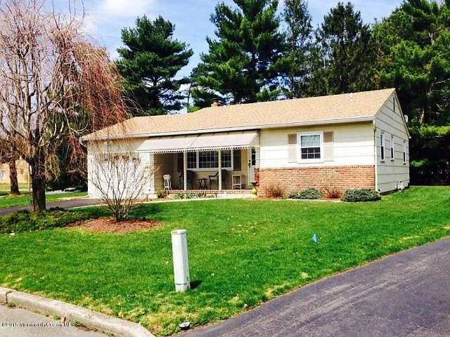30 Stanford Ct E photo 1