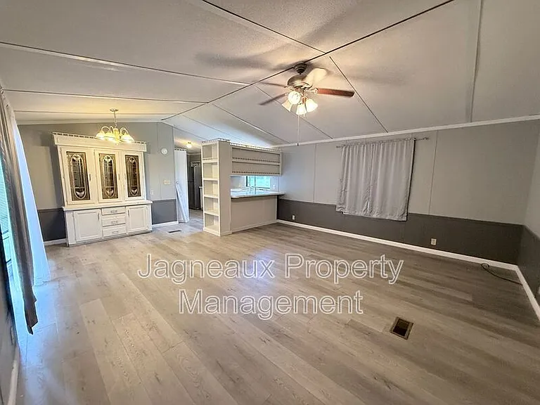 1115 N Crocker St — Photo 2