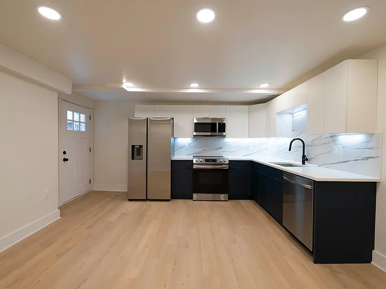 232 S 46th St #B — Photo 1
