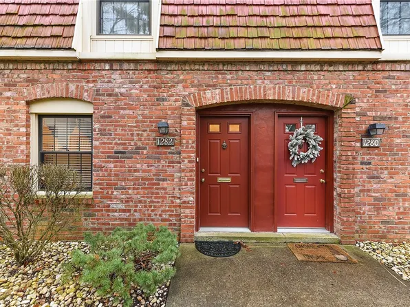 1282 Pennsbury Blvd, Pittsburgh, PA 15205