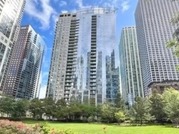 201 N Westshore Dr APT 2607, Chicago, IL 60601