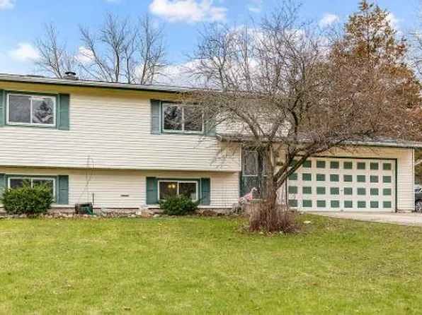 3415 E Crystal Lake Ave, Crystal Lake, IL 60014